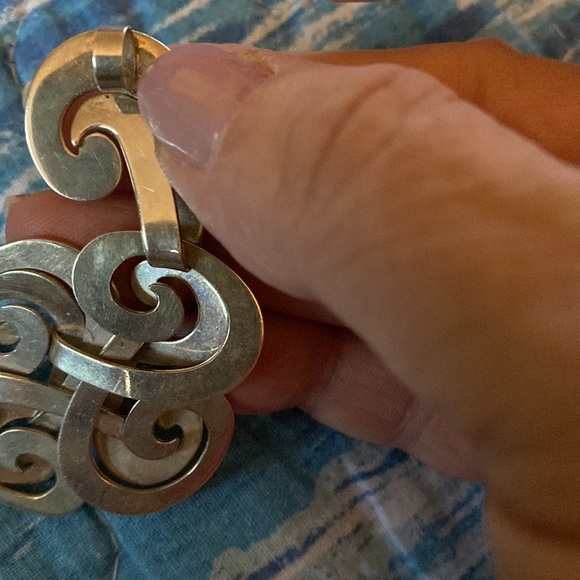 Sterling Silver.925 Pendant is substantial - Picture 5 of 9